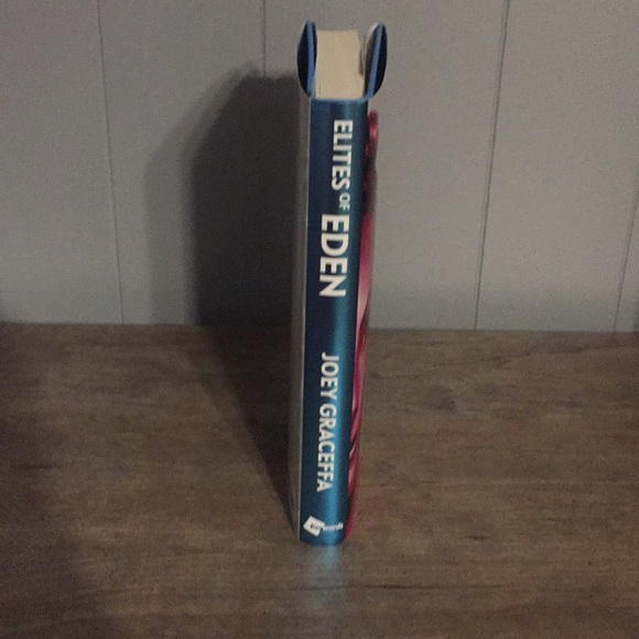 NWOT Signed Elites of Eden book - Picture 4 of 5